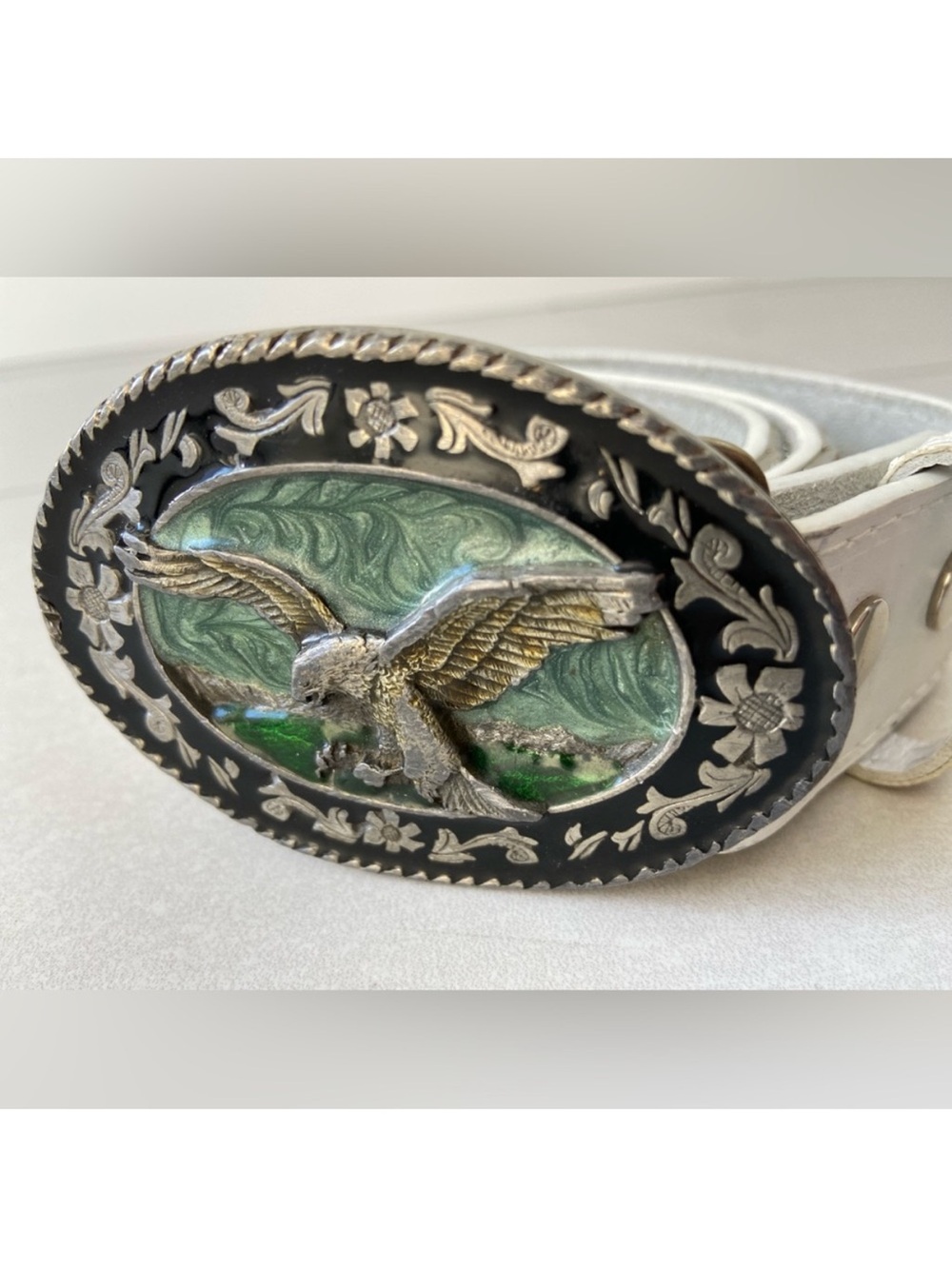 Vintage 1985 Siskiyou Bald Eagle Enamel Belt Buckle & Studded White Belt